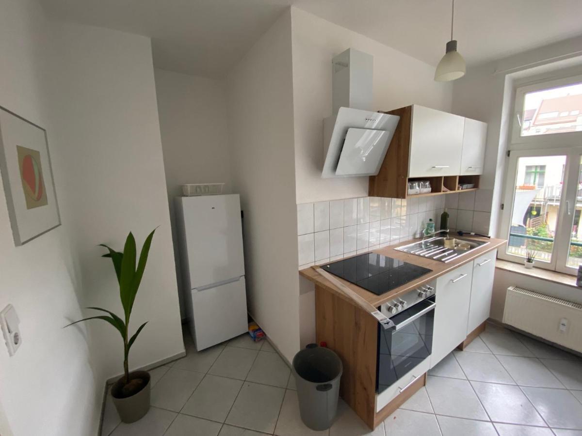 Schoene, Ruhige Zweiraumwohnung Im Angesagten Altlindenau Leipzig Exterior foto