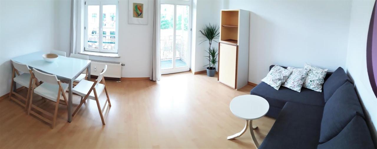 Schoene, Ruhige Zweiraumwohnung Im Angesagten Altlindenau Leipzig Exterior foto