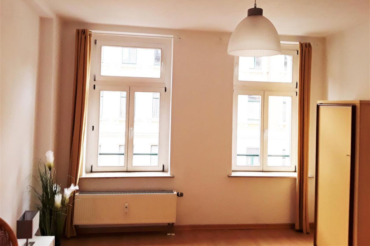 Schoene, Ruhige Zweiraumwohnung Im Angesagten Altlindenau Leipzig Exterior foto